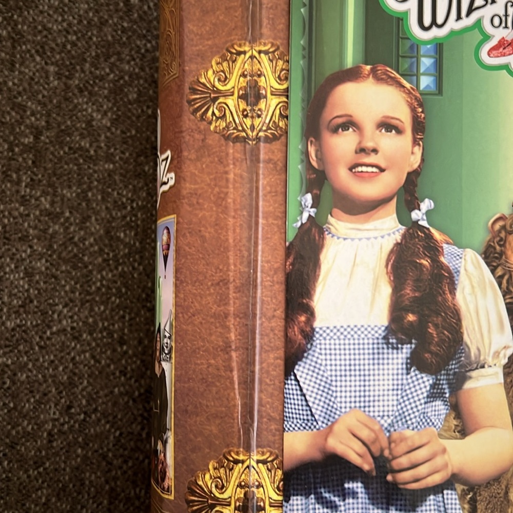 The Wizard of Oz Emerald City 1000 Piece Puzzle & Keepsake Book Box #71336. - Picture 6 of 6